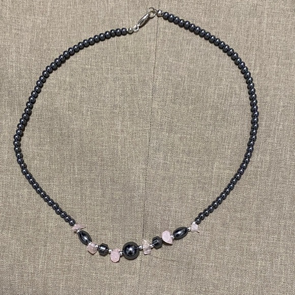 Jewelry - Vintage Hematite necklace with rose quartz